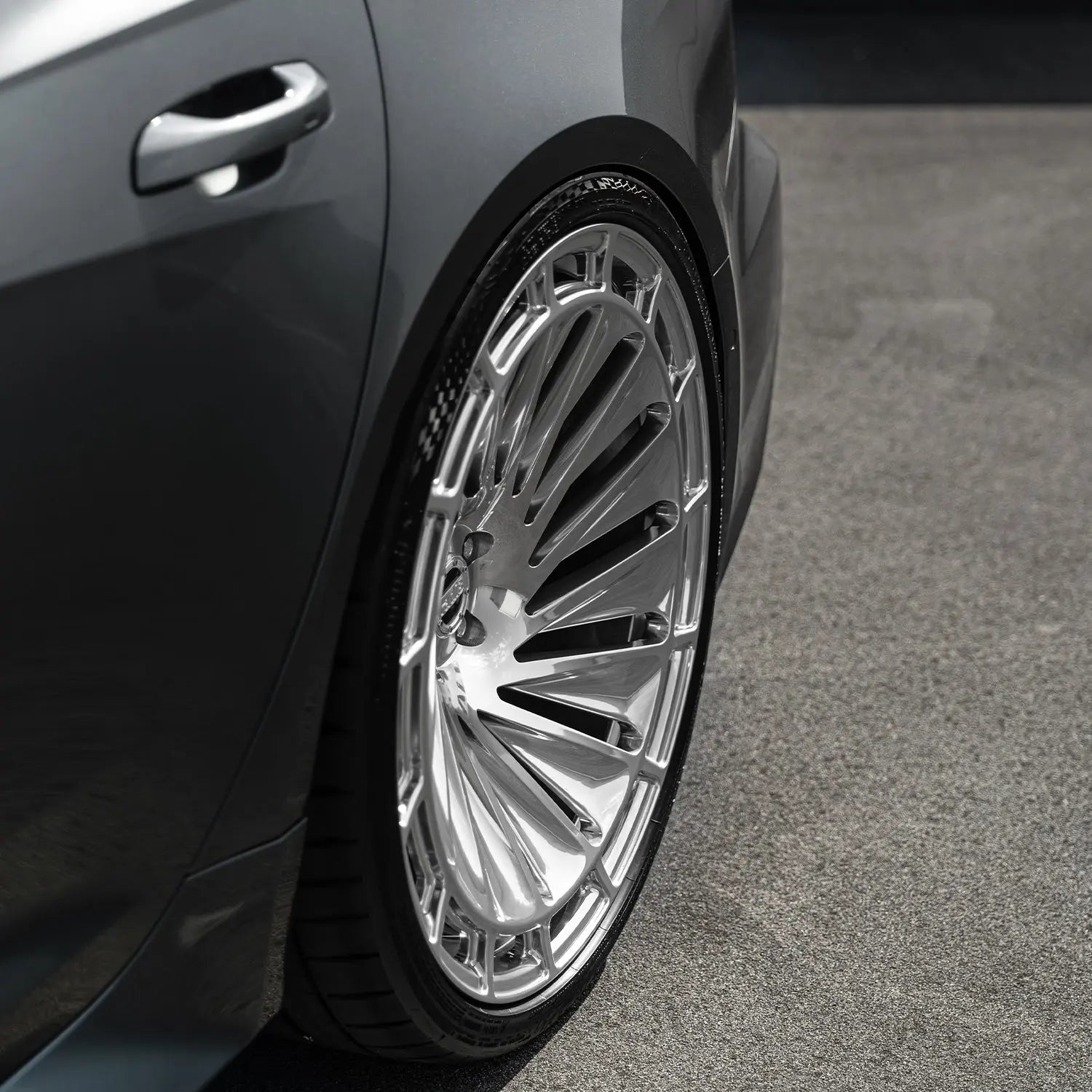 Audi RS6 C8 dynamic driving shot with Radi8 R807 23 inch forged wheels – performance rims