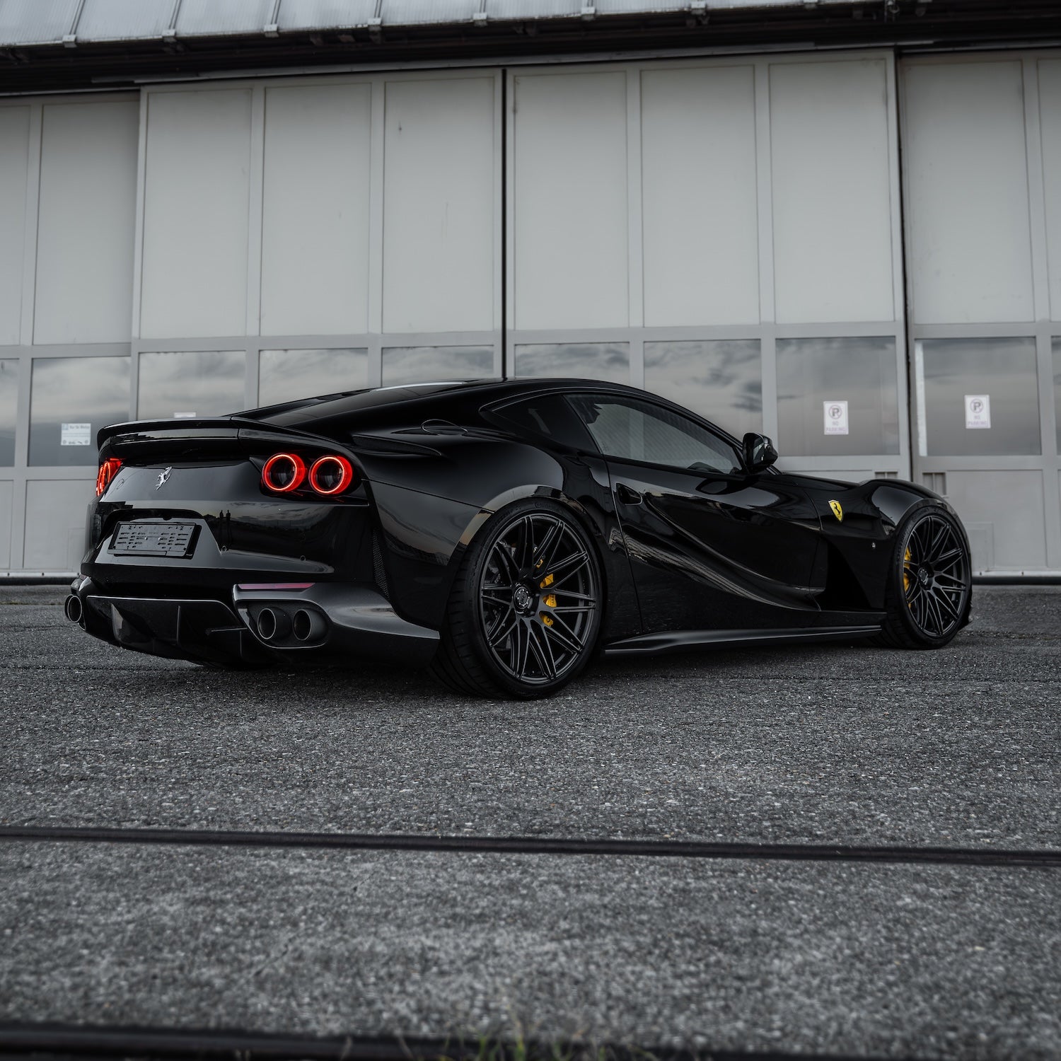 Radi8 R80M1 Forged Wheels for Ferrari 812 Superfast – 10.5x21/12.0x22 Inch Custom Fitment