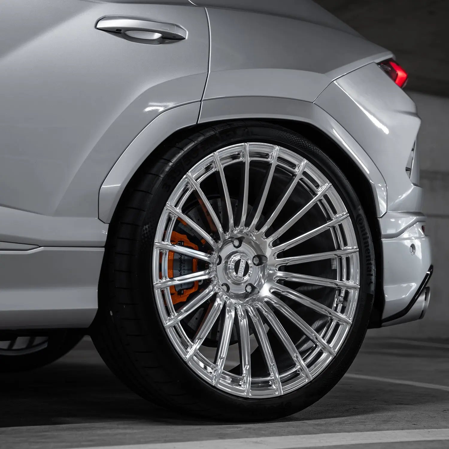 Lamborghini Urus SUV with Radi8 R802 forged wheels – lightweight forged construction