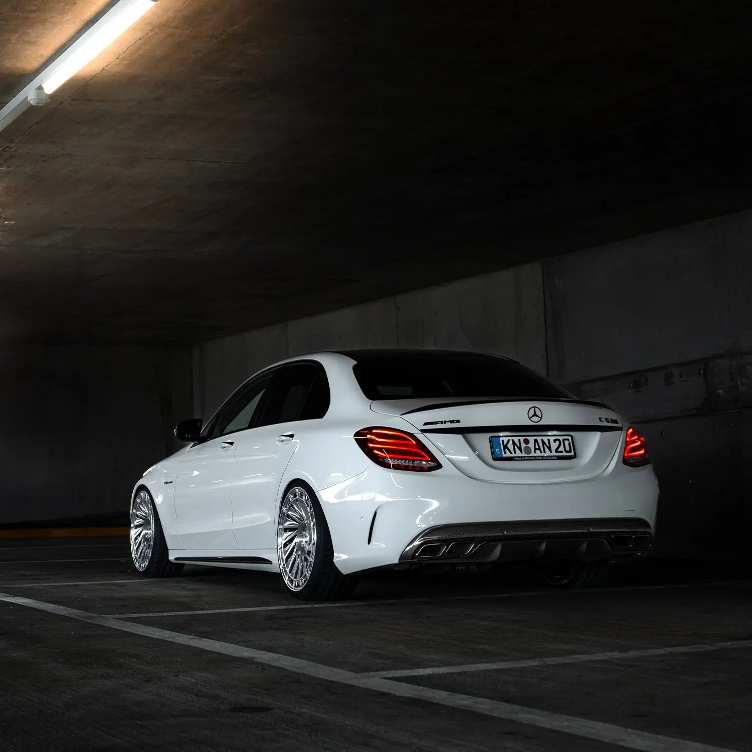 Mercedes-Benz C63S W205 close-up Radi8 R807 Silver 20 Inch wheels – flush fitment detail