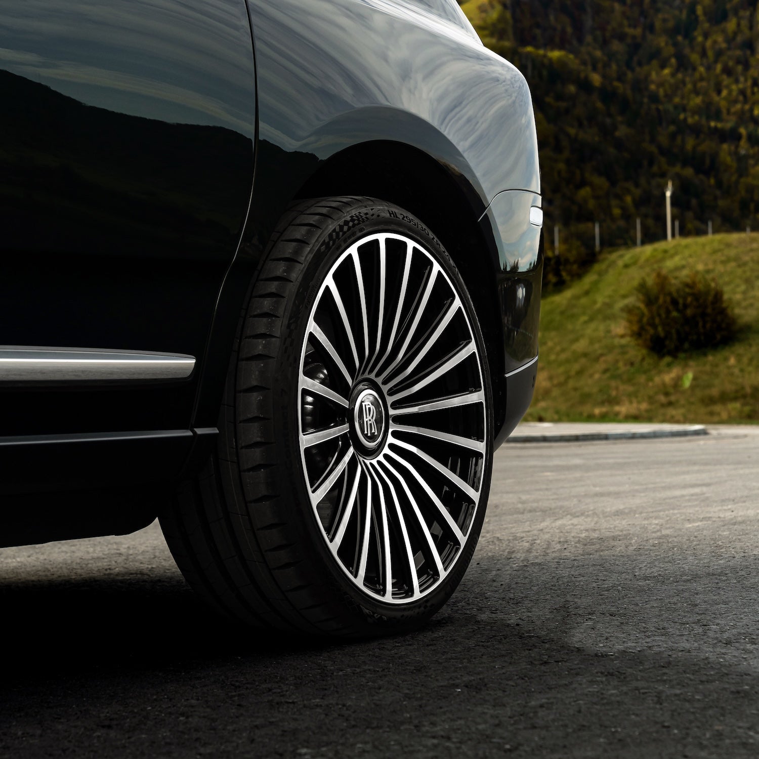 Radi8 R80L2 Forged Wheels for Rolls-Royce Cullinan – 10x24 & 10x24 Inch Custom Fitment