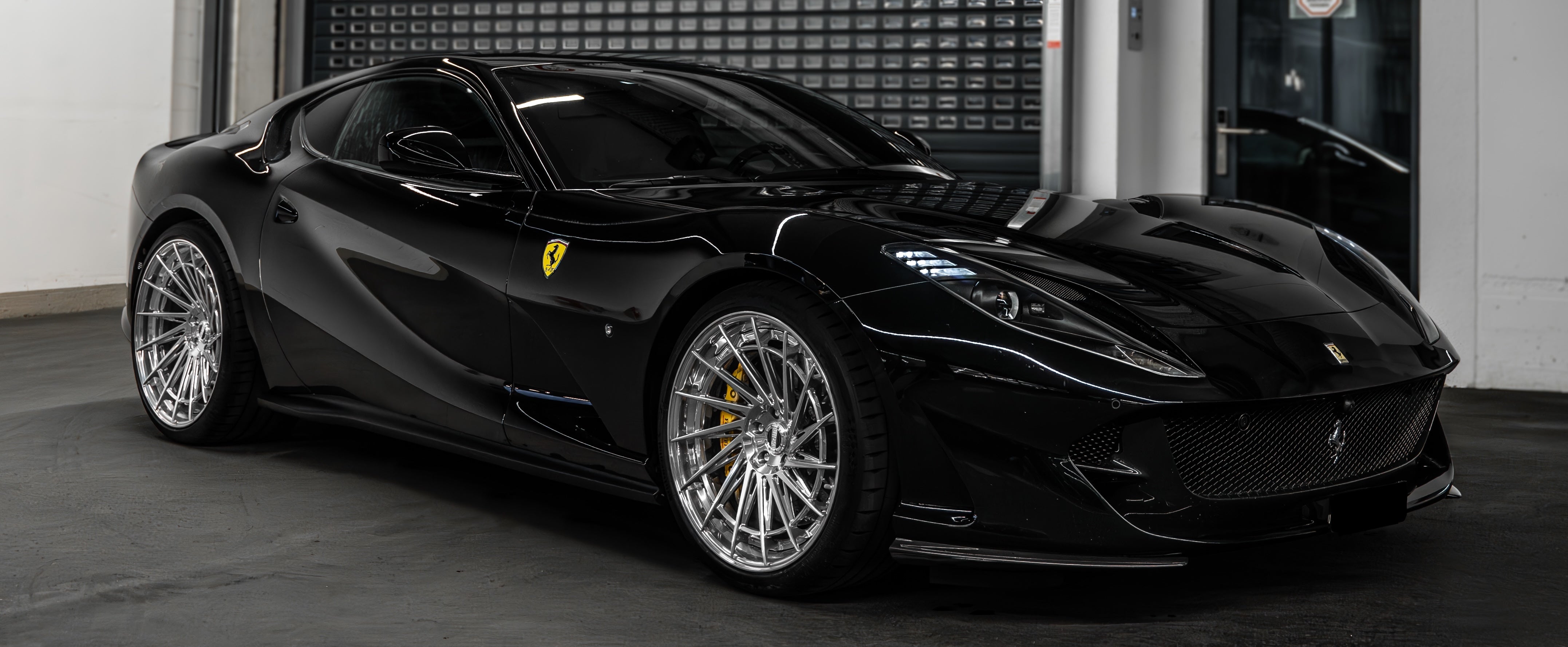 Ferrari 812 Superfast (F152) | Radi8 R801 | Double-Staggerd 21"/22" (21x10,5J / 22x12J)