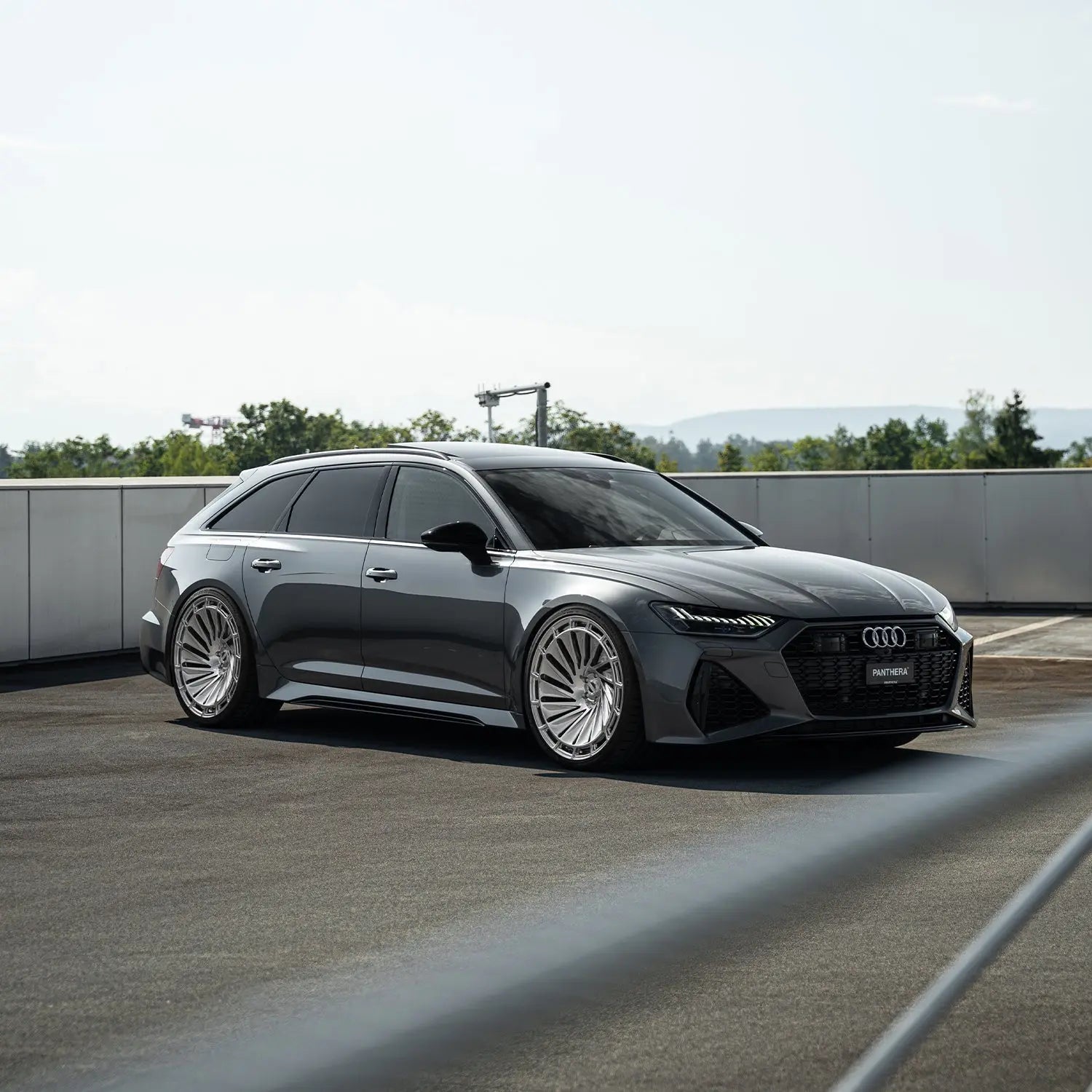 Audi RS6 C8 rear view with Radi8 R807 forged wheels 23 inch – silver finish custom fitment